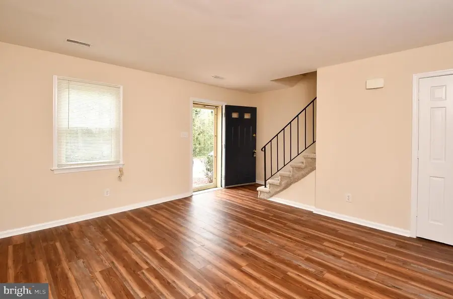 303 Olde Greenwich Dr, Fredericksburg, VA 22408 - #2