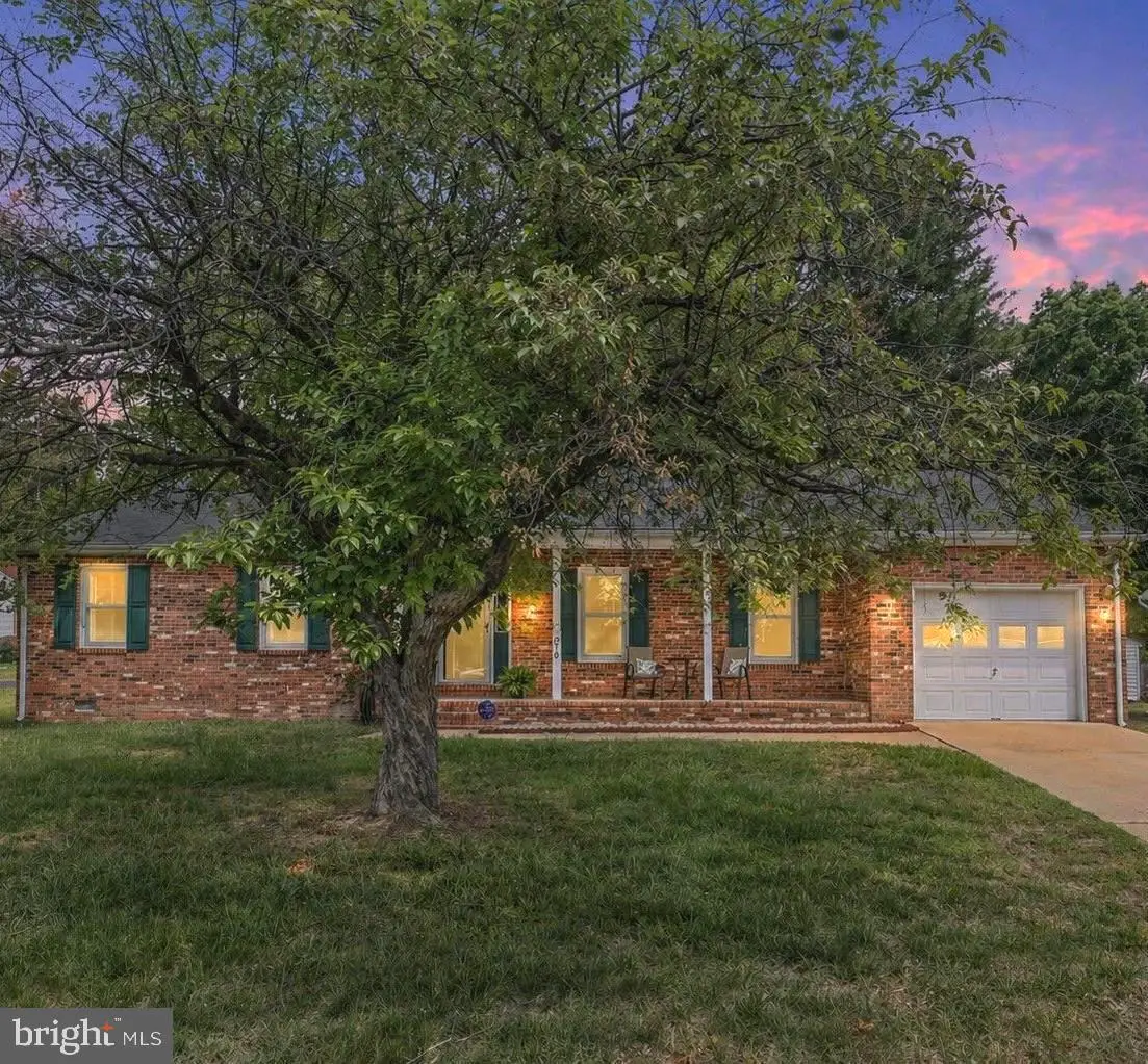 619 Shamrock Dr, Fredericksburg, VA 22407 - #1