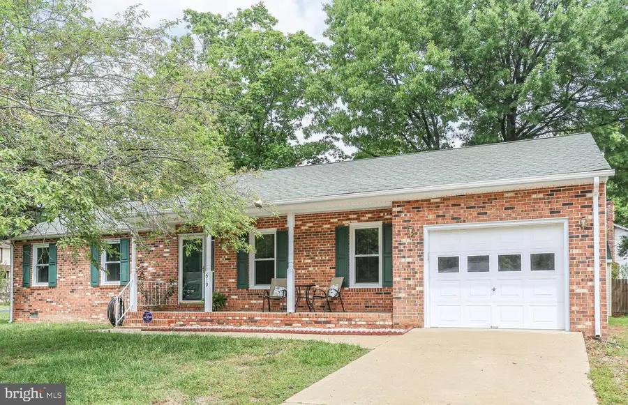 619 Shamrock Dr, Fredericksburg, VA 22407 - #2