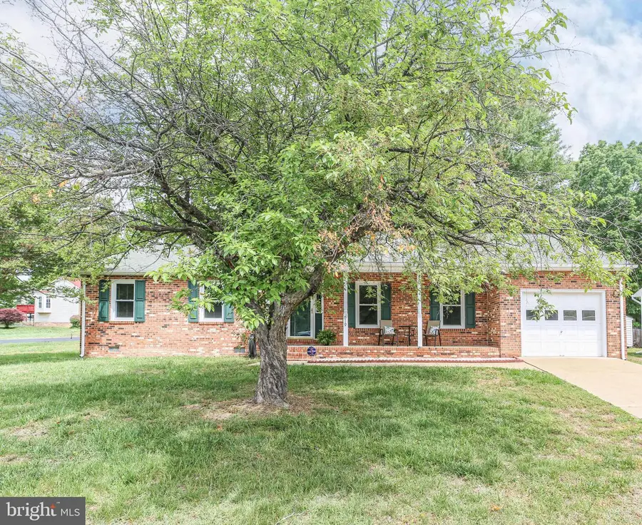 619 Shamrock Dr, Fredericksburg, VA 22407 - #3