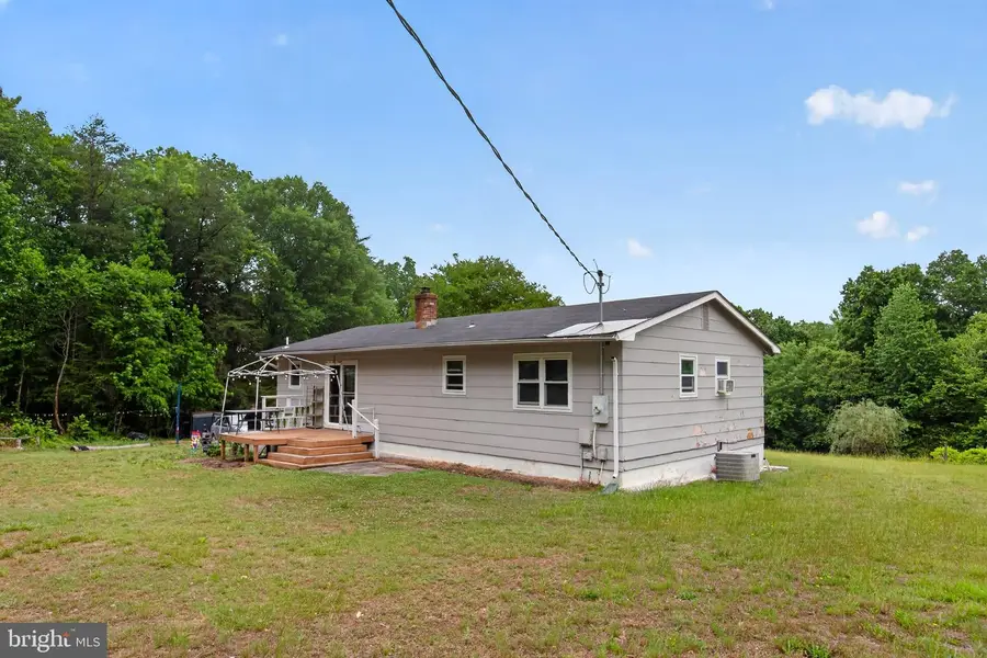 9600 Honeysuckle Rd, Fredericksburg, VA 22408 - #2