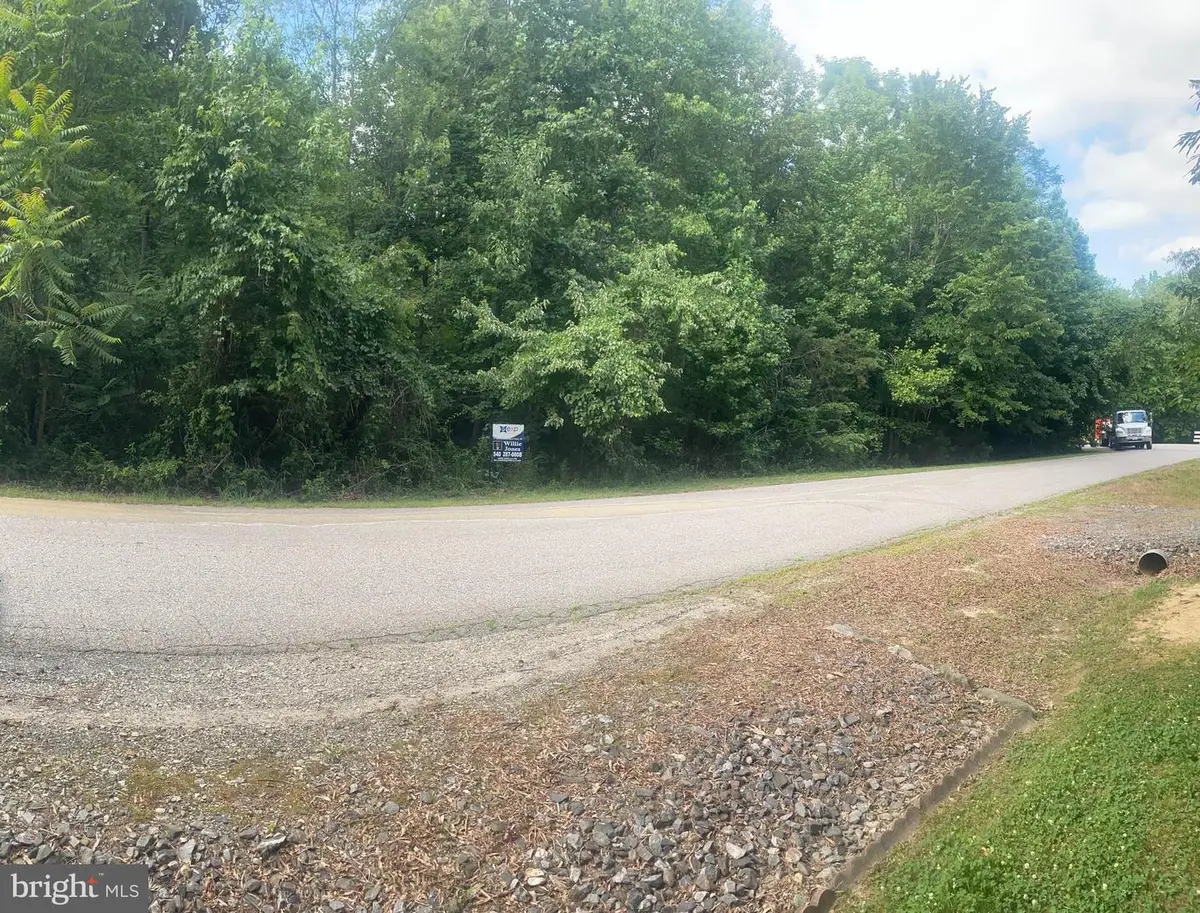 7703 Riparian Ct, Fredericksburg, VA 22408 - #1