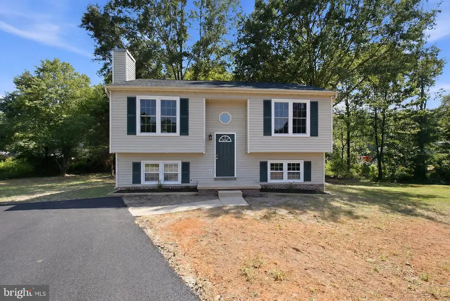 10921 Peach Tree Dr, Fredericksburg, VA 22407 - #2