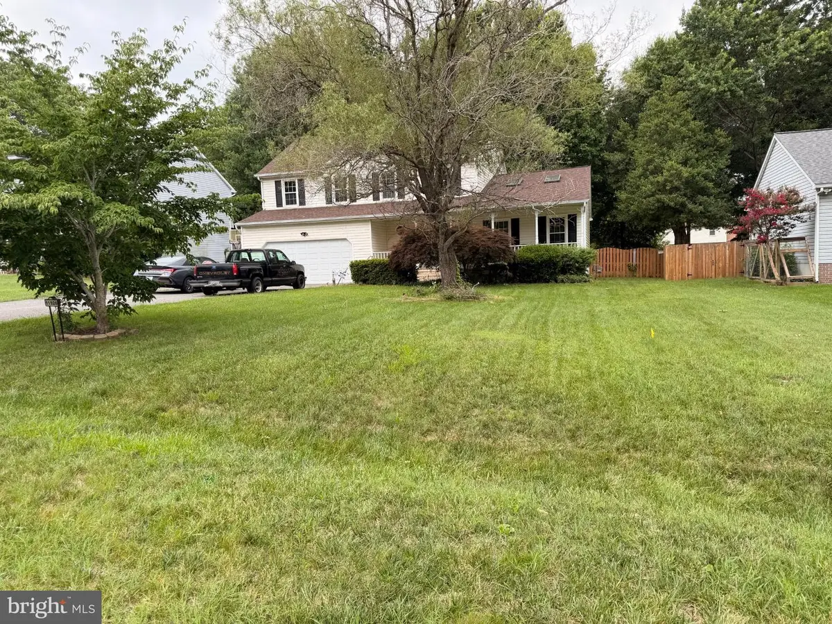 11926 Woodland View Dr, Fredericksburg, VA 22407 - #1