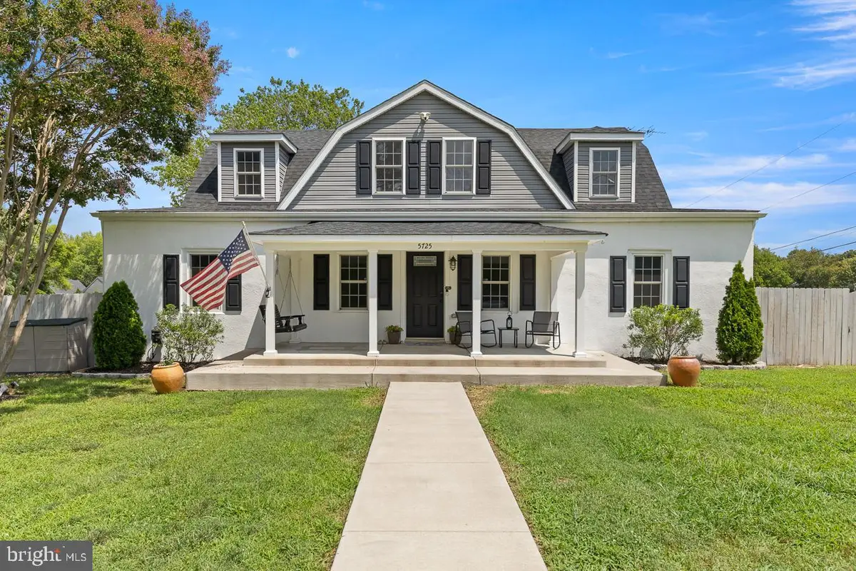 5725 Ross Dr, Fredericksburg, VA 22407 - #1