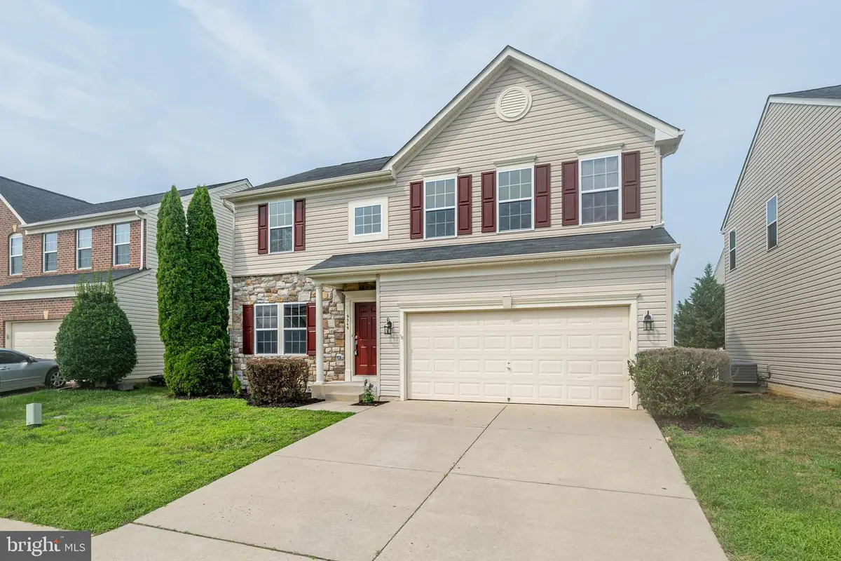 9349 Birch Cliff Dr, Fredericksburg, VA 22407 - #1