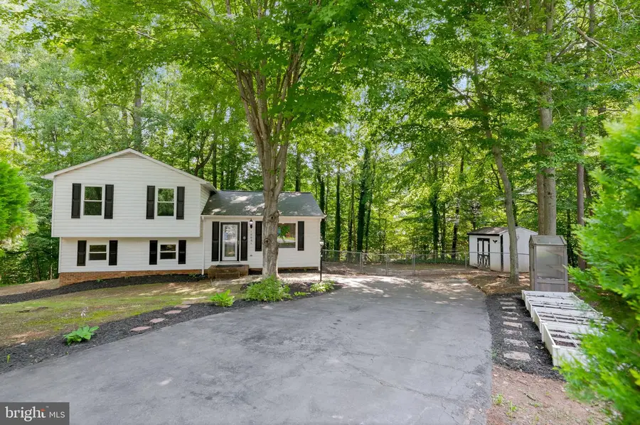 10001 Knotty Pine Ct, Spotsylvania, VA 22553 - #3