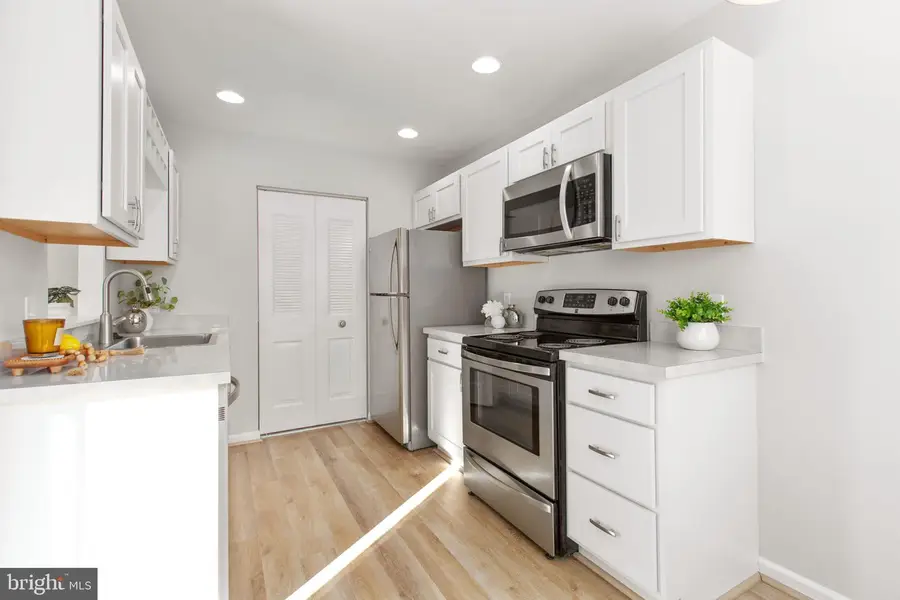 11198 Brunswick Pl, Fredericksburg, VA 22407 - #3