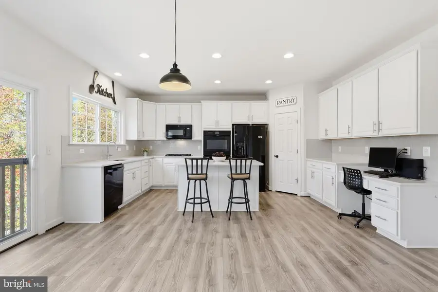 225 Perth Dr, Fredericksburg, VA 22405 - Image #2