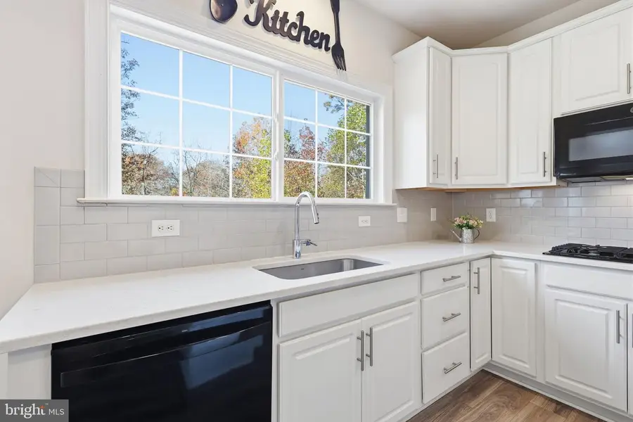 225 Perth Dr, Fredericksburg, VA 22405 - Image #3