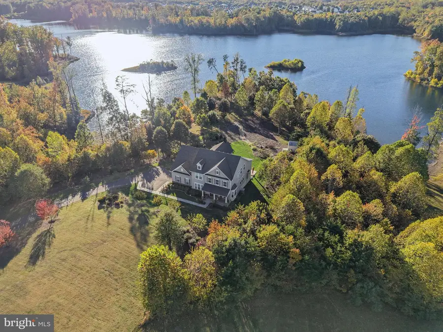 165 Edgewater Dr, Fredericksburg, VA 22406 - Image #2