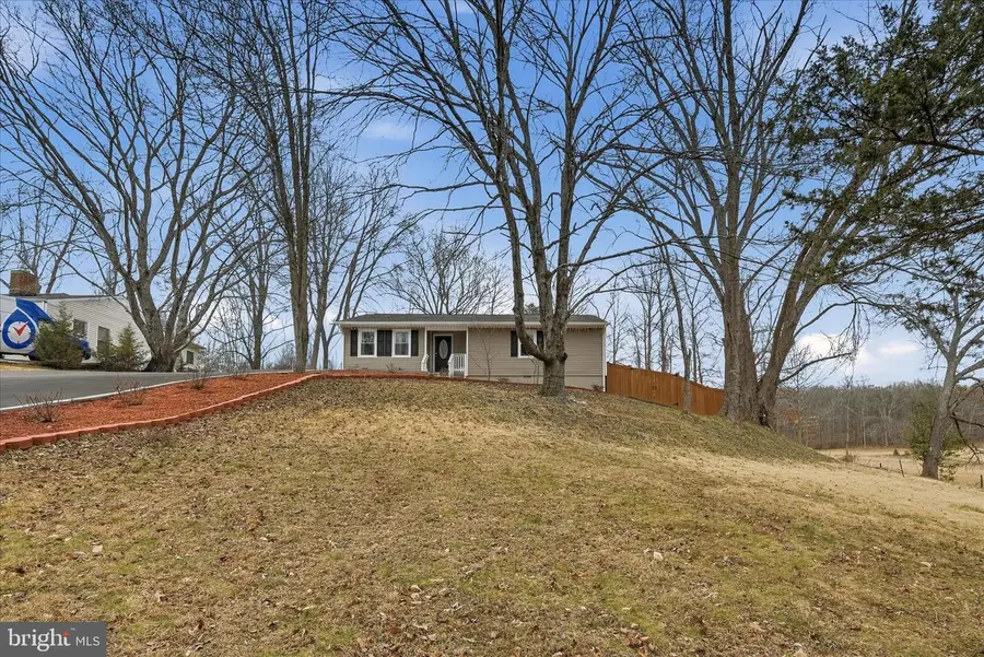 911 Walnut Dr, Fredericksburg, VA 22405 - #2