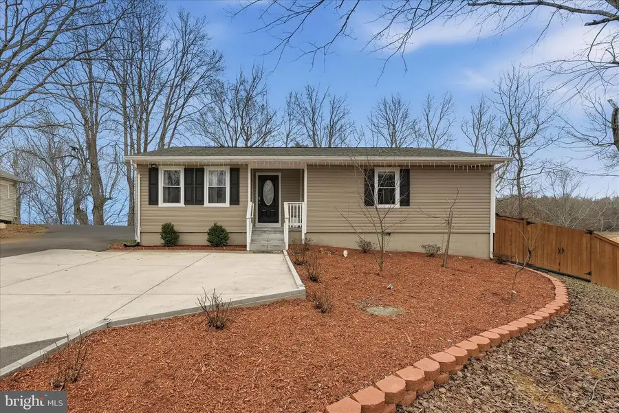 911 Walnut Dr, Fredericksburg, VA 22405 - #3