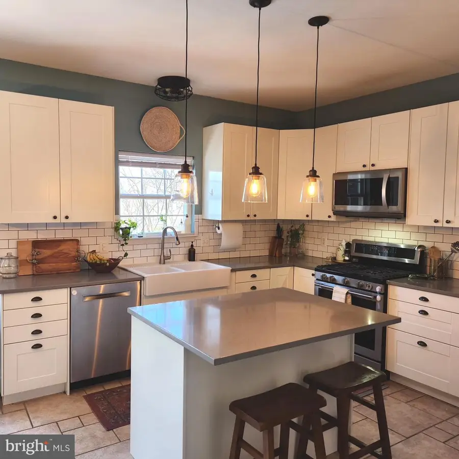 6 Sunstone Dr, Fredericksburg, VA 22406 - Image #2