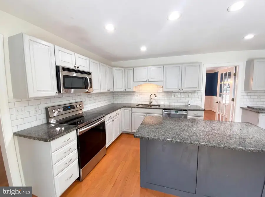 502 Collingwood Dr, Fredericksburg, VA 22405 - #2