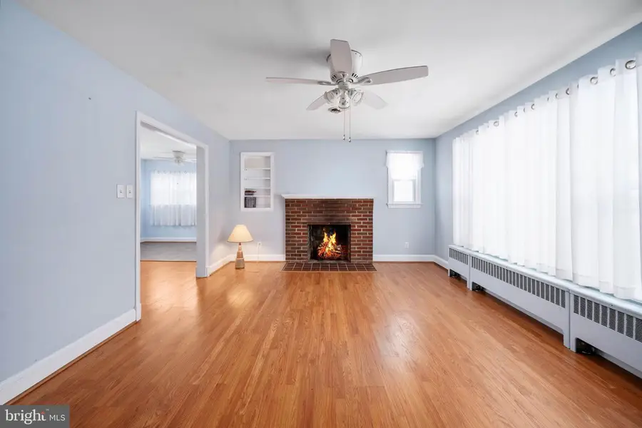 23 Wakefield Ave, Fredericksburg, VA 22405 - #2