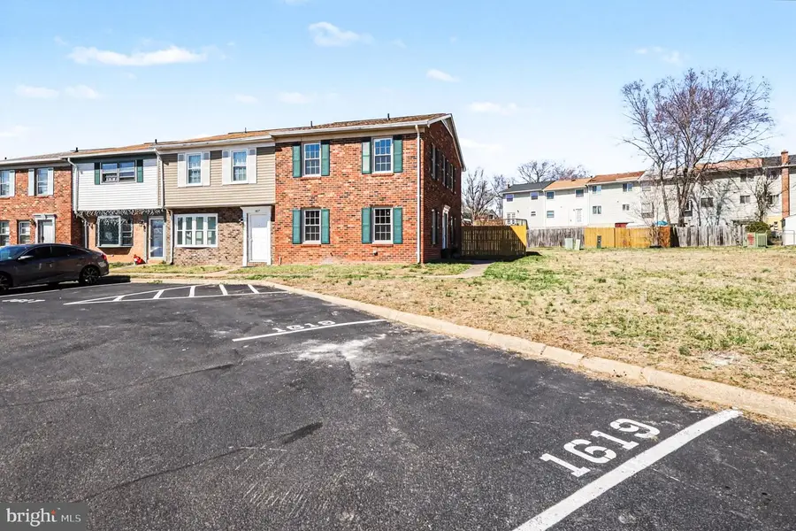 1619 Meadow Dr, Fredericksburg, VA 22405 - #3