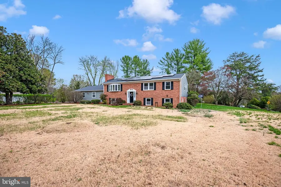 301 Ingleside Dr, Fredericksburg, VA 22405 - #2