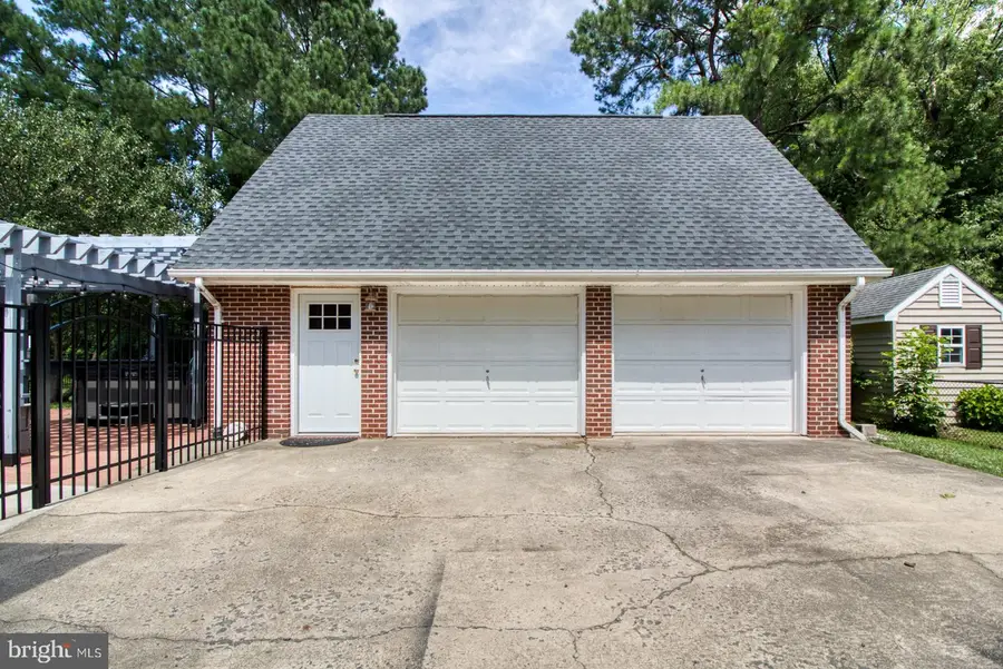 109 Sussex St, Fredericksburg, VA 22405 - #3