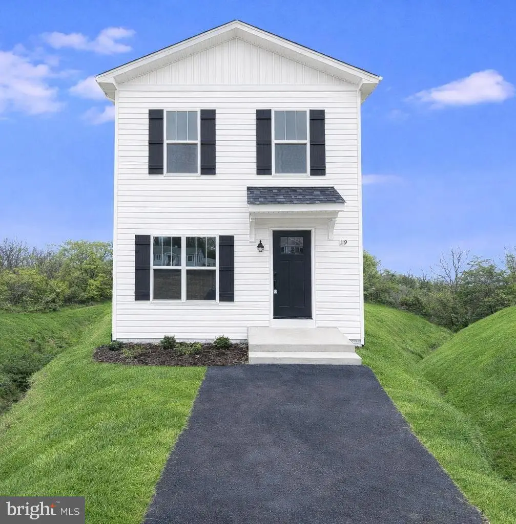 1194 Holly St, Fredericksburg, VA 22405 - #1