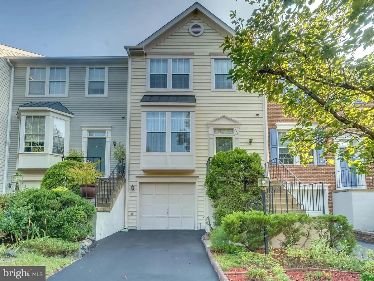 207 Knollwood Ct, Stafford, VA 22554 - #1