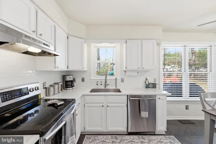 26 Owen St, Stafford, VA 22556 - #3