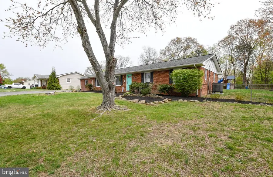 716 Edwards Dr, Fredericksburg, VA 22405 - #2