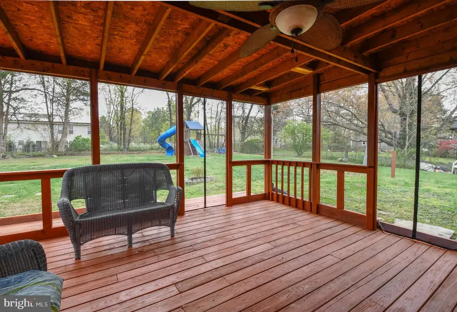 716 Edwards Dr, Fredericksburg, VA 22405 - #3