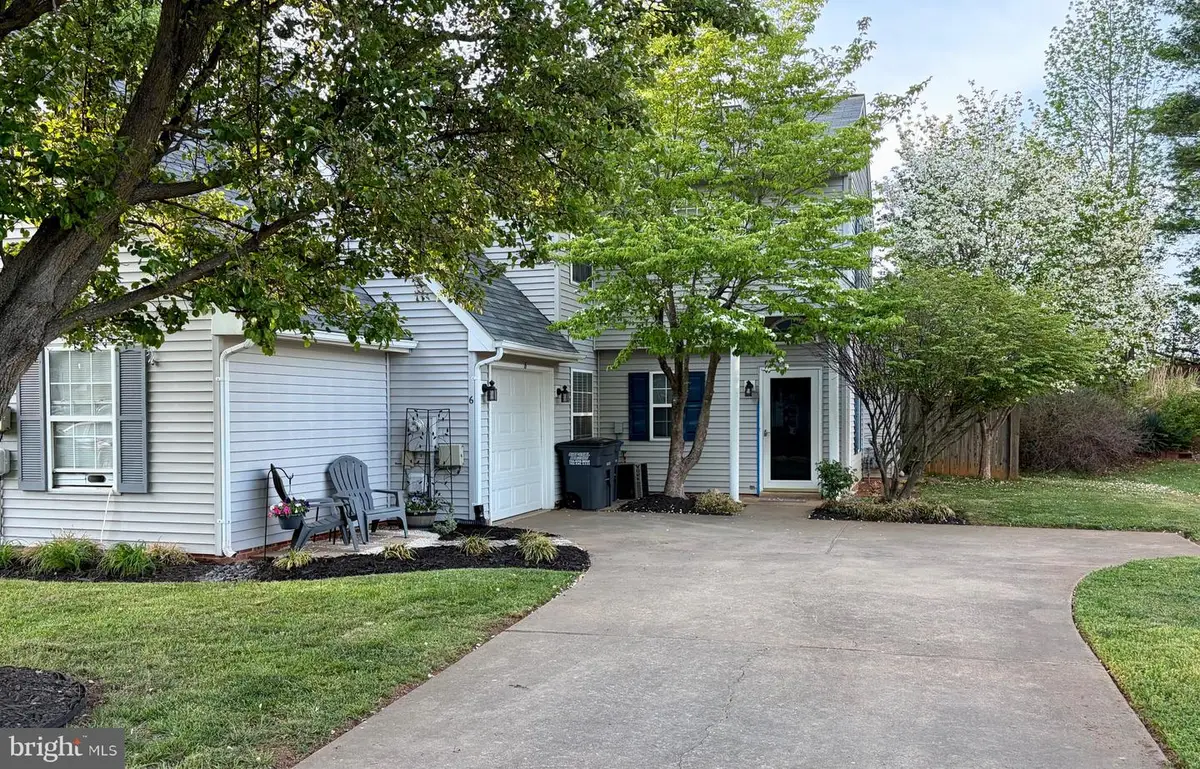 6 Regency Dr, Stafford, VA 22554 - #1