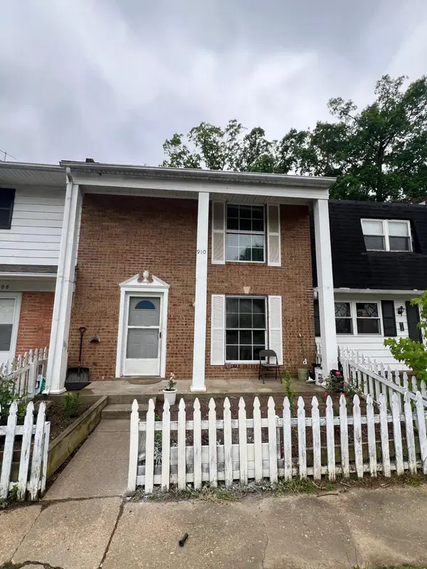 910 Anvil Rd, FREDERICKSBURG, VA 22405