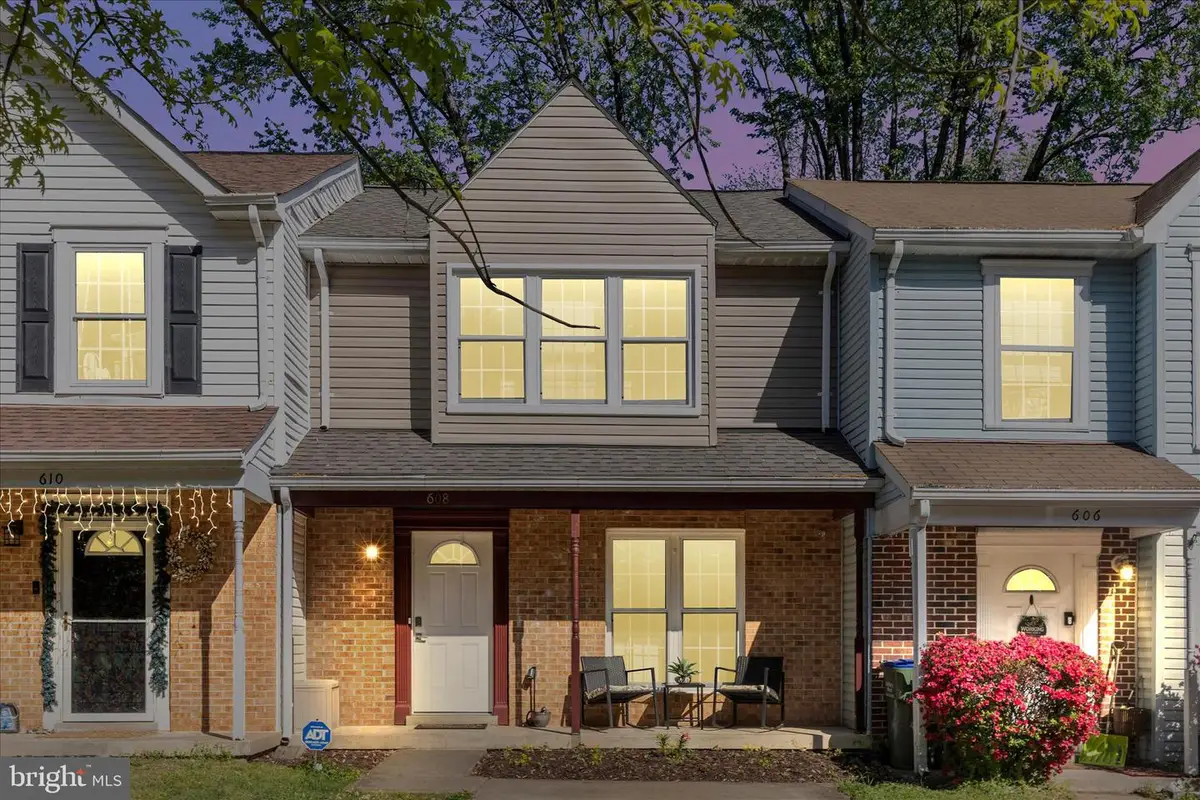 608 Cabin Ct, Stafford, VA 22554 - #1