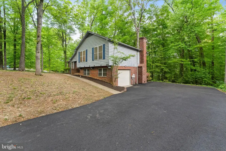 8 Adam Ct, Fredericksburg, VA 22405 - #3
