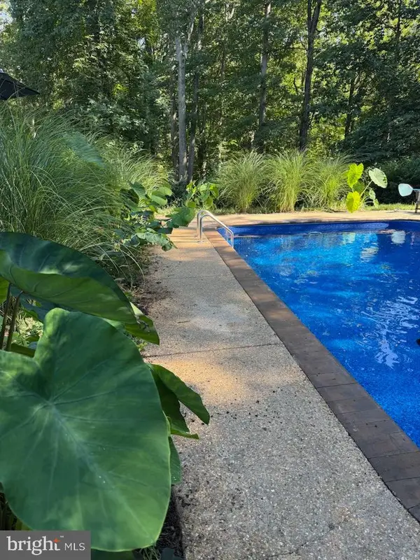 208 Lake Shore Dr, FREDERICKSBURG, VA 22405