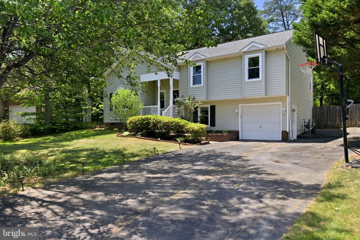 12 Argyle Hills Dr, Fredericksburg, VA 22405 - #1