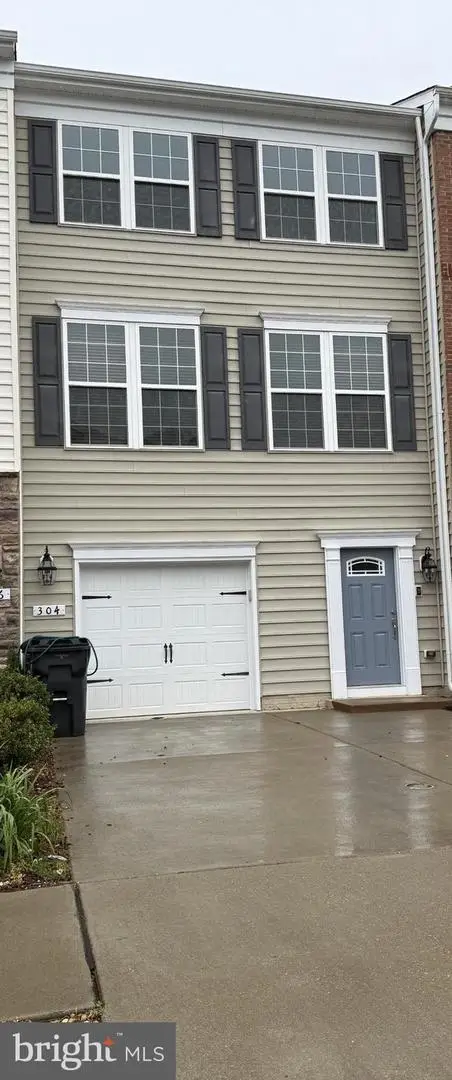 304 Tree Line Dr, Fredericksburg, VA 22405 - #1