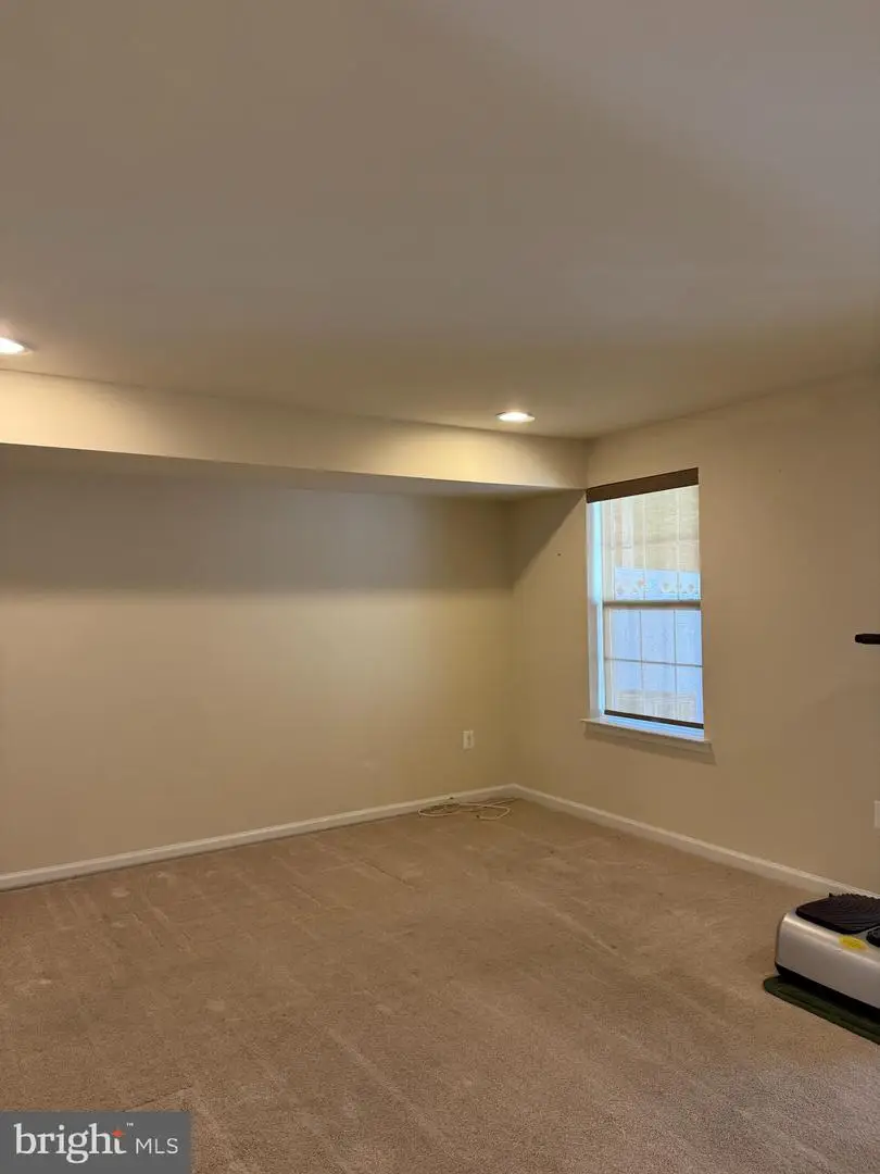708 Bunker Ln, Fredericksburg, VA 22405 - #2