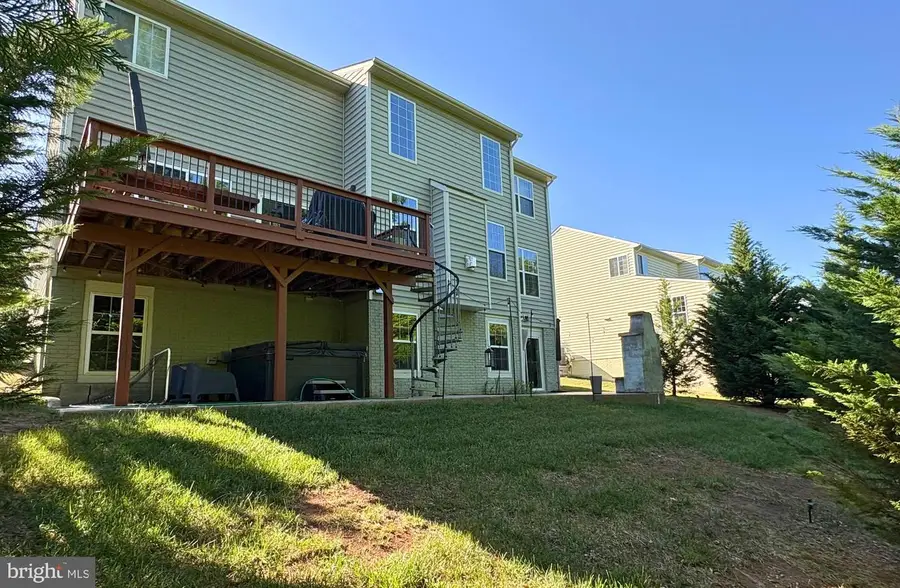 24 Woodford Dr, Fredericksburg, VA 22405 - #2