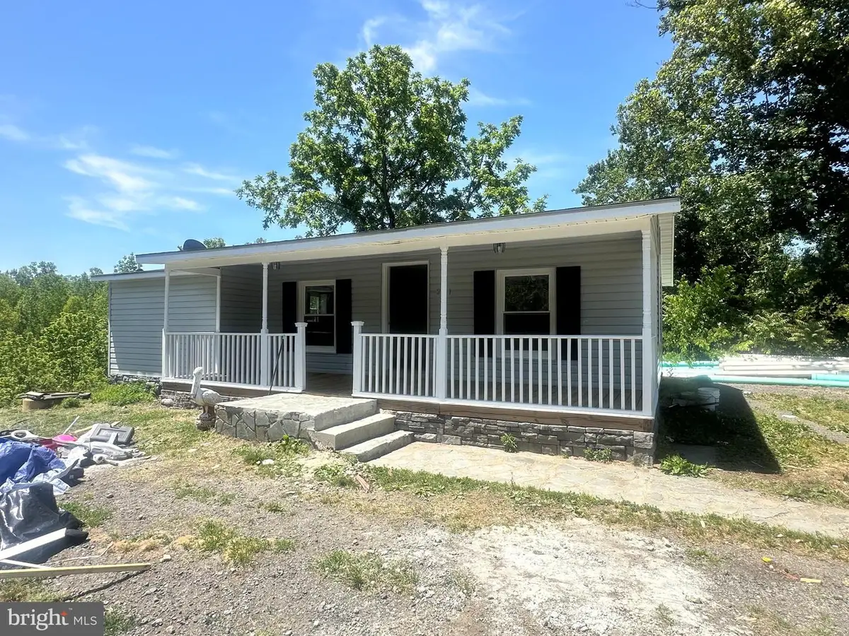 211 Sandy Ridge Rd, Fredericksburg, VA 22405 - #1