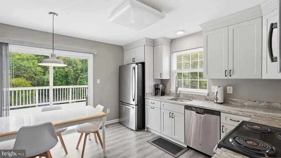 16 Emerald Dr, Fredericksburg, VA 22406 - #2