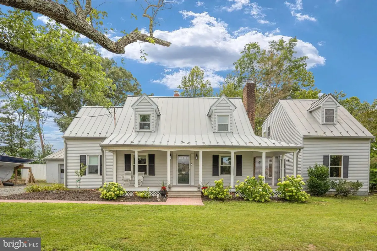 1372 Courthouse Rd, Stafford, VA 22554 - #1