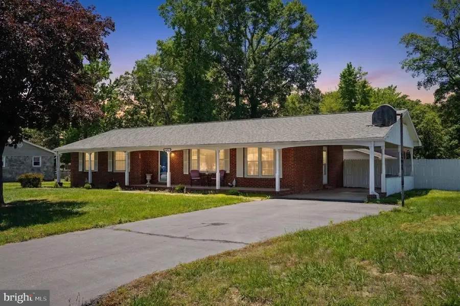 603 Perry Dr, Fredericksburg, VA 22405 - #2