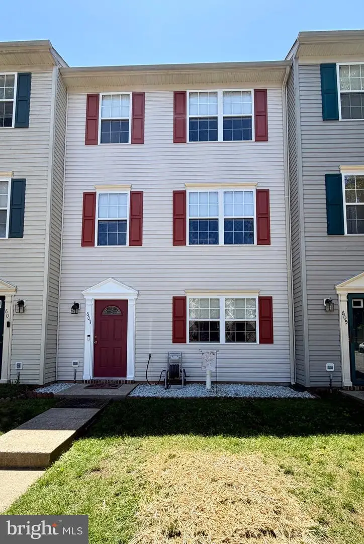 603 Kensington Dr, Fredericksburg, VA 22405 - #1
