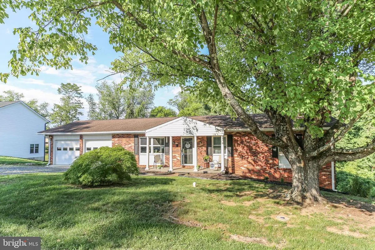 573 Melchers Dr, Fredericksburg, VA 22405 - #1