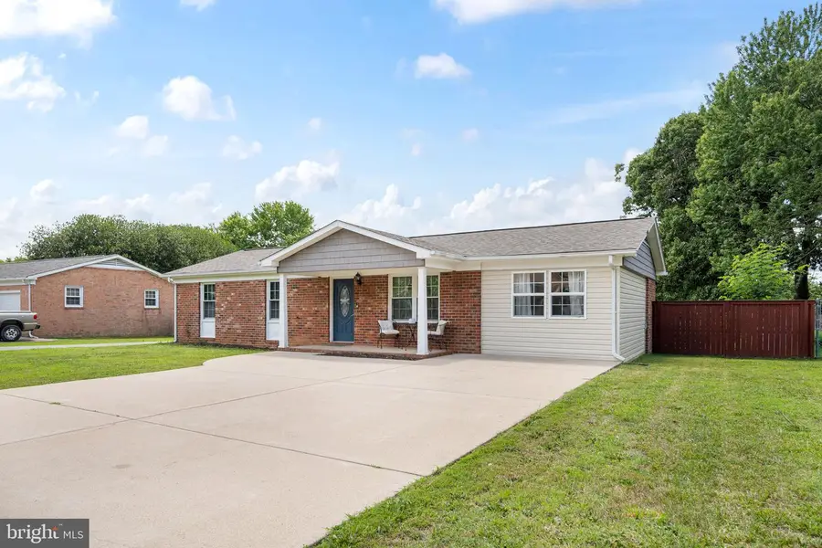 609 Edwards Dr, Fredericksburg, VA 22405 - #3