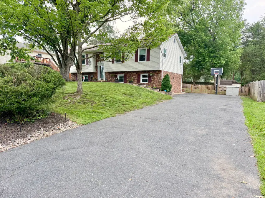 2175 Sebastian Rd, Fredericksburg, VA 22405 - #3