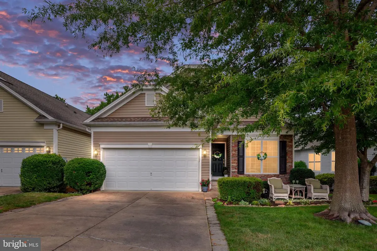 332 Bridgewater Cir, Fredericksburg, VA 22406 - #1