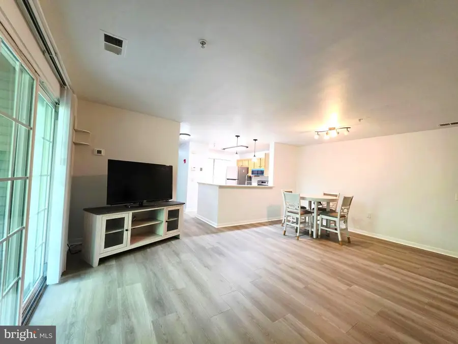 501 Garrison Woods Dr #203, Stafford, VA 22556 - #3