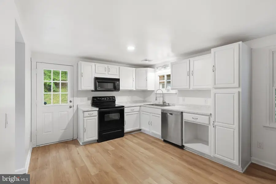 32 Quarry Rd, Stafford, VA 22554 - #3