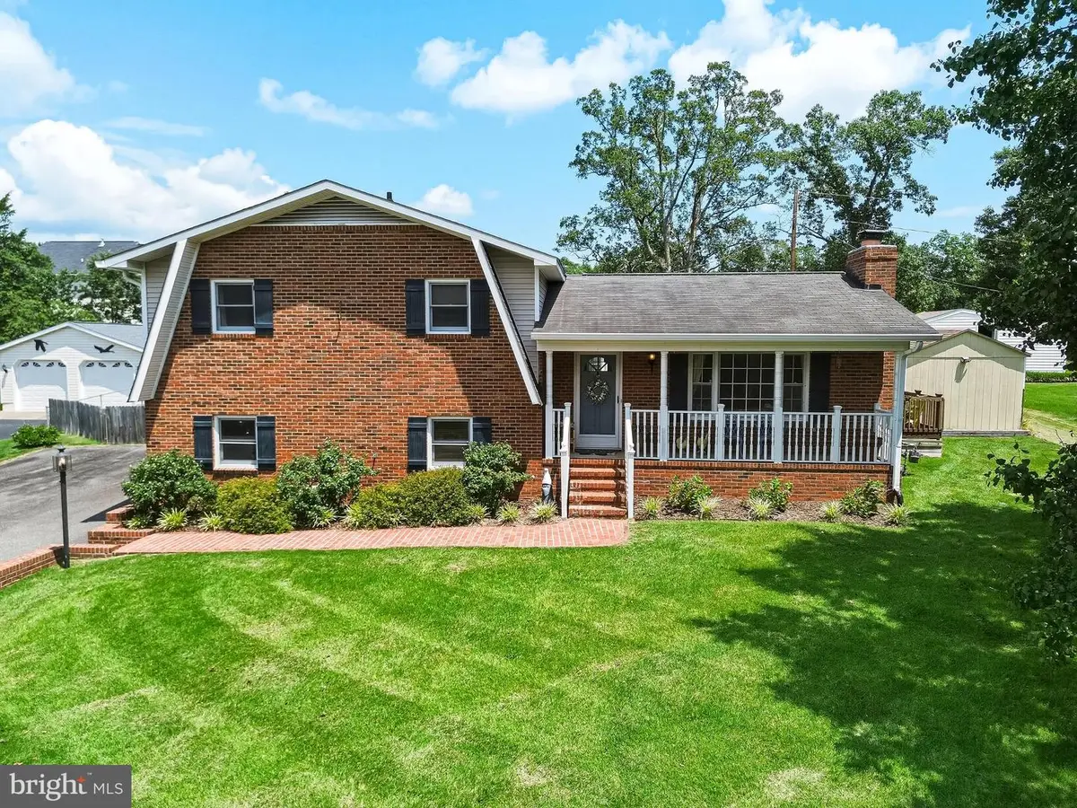 702 Edwards Dr, Fredericksburg, VA 22405 - #1