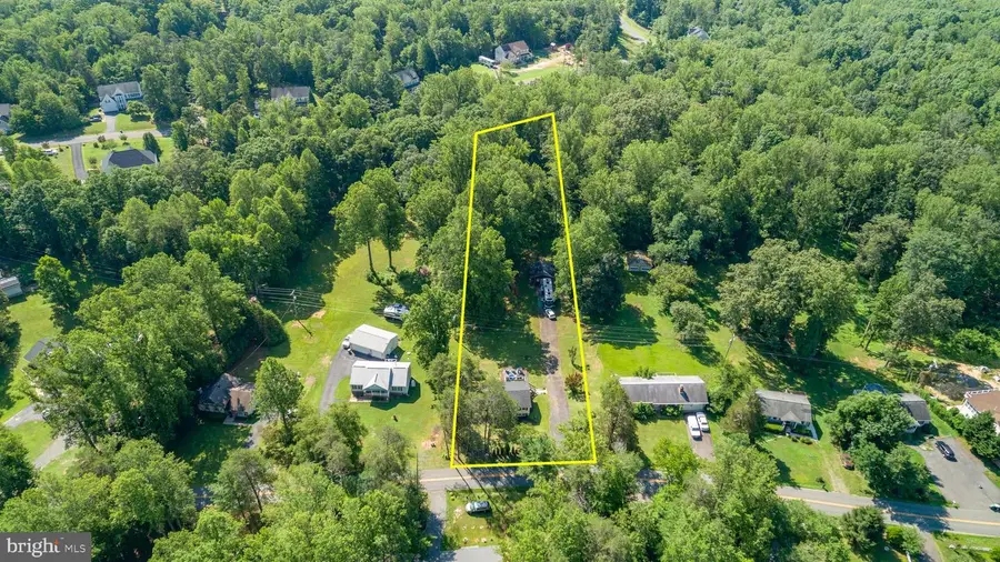 665 Holly Corner Rd, Fredericksburg, VA 22406 - #3